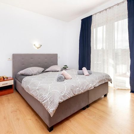 Apartmani Sara-Andrea Rovinj Kültér fotó